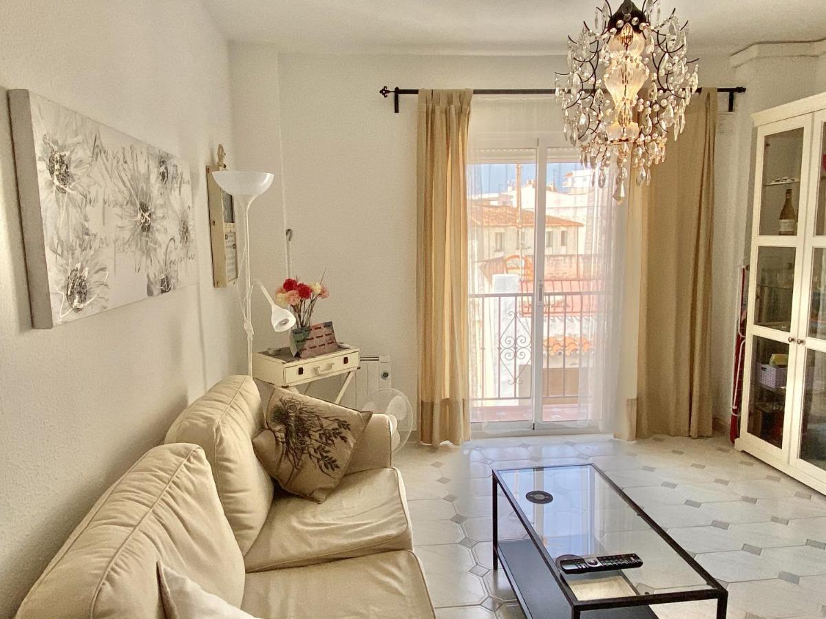 Apartamento Plaza Cavana Нерха Екстериор снимка